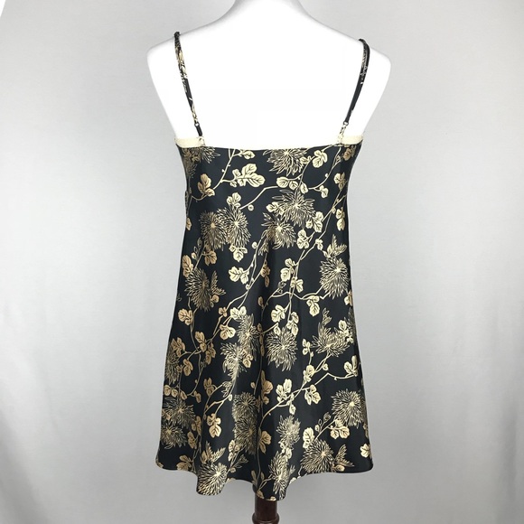 Victoria Secret satin open front cami black floral - Picture 5 of 8